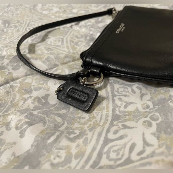 COACH wristlet- black - Picture 2 of 8